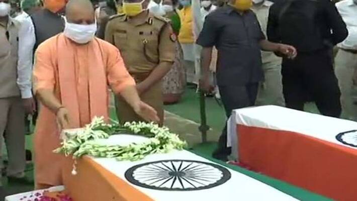 CM Yogi announced to gave 1 crore to families of martyred policemen kpl CM Yogi announced to gave 1 crore to families of martyred policemen kpl