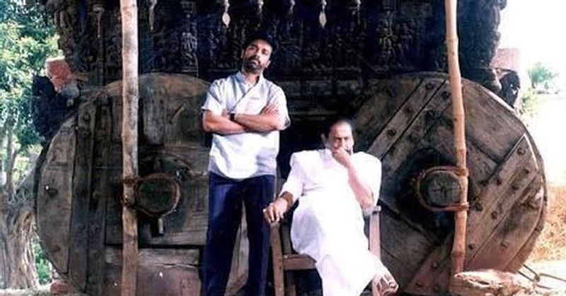சூப்பர் போஸ்டர் தேவர்மகன் அது இப்போ வரைக்கும் பொருந்தும் அளவுக்கு அந்த போஸ் இருக்கும் 