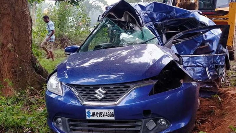 Simdega News, Shocking pictures related to road accidents kpa