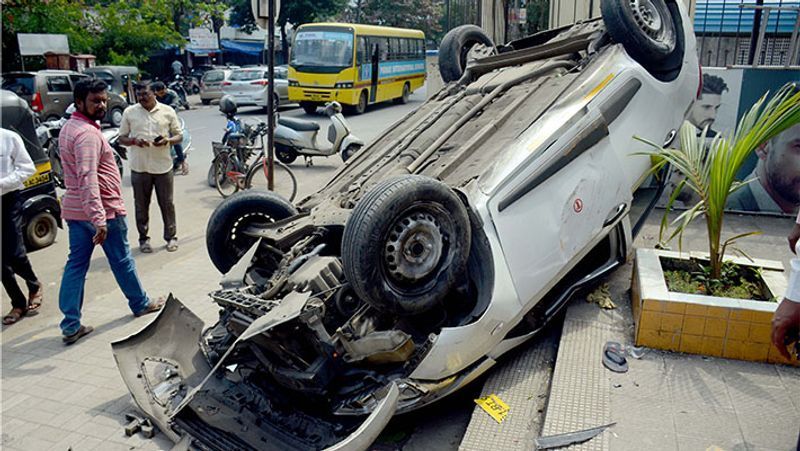 Simdega News, Shocking pictures related to road accidents kpa