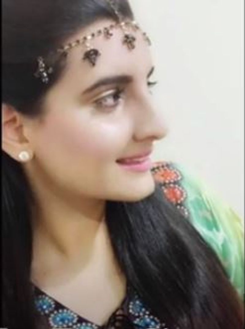 actor abbas daughter emira photo goes viral in social media