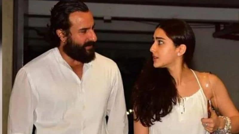 ఈ కార్యక్రమంలో భాగంగా వ్యాఖ్యత కరణ్, సైఫ్ను కరీనా జిమ్ లుక్ గురించి మాట్లాడాడు. అయితే కరీనాను పొగిడేందుకు ఏ మాత్రం చాన్స్ దొరికినా వదులుకొని సైఫ్, నేను కూడా బెడ్ రూంలోకి వెళ్లే ముందు మూడ్ కోసం ఆ లుక్ చూసే వెళ్తా అంటూ కామెంట్ చేశాడు.