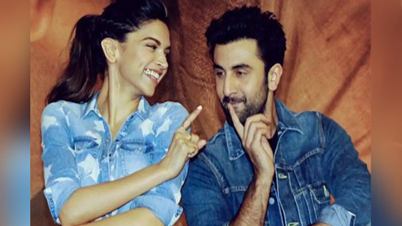 Now, Deepika and Ranbir are a perfect example of ex-lovers turning friends as they currently work in movies too unlike many other ex-couples.