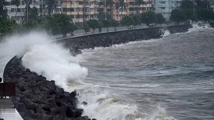 Alert issued for heavy rains and high tide in Mumbai kpn Alert issued for heavy rains and high tide in Mumbai kpn