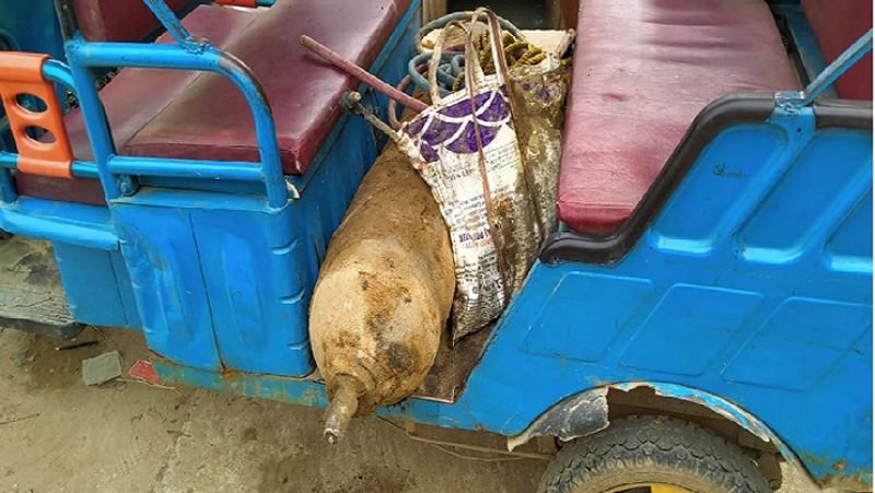 Banks were digging to dig tunne l, open pole during cleaning of drain, this material was found asa
