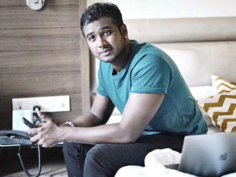 ఇక బిగ్ బాస్ తరువాత టాప్ సెలబ్రిటీ అయిన రాహుల్, సినిమా ఛాన్స్ కూడా కొట్టేశాడు. గతంలో బిగ్ బాస్ విన్నర్లు శివ బాలాజీ, కౌశల్ లాంటి వారు ఫేడవుట్ అయ్యారు. కానీ రాహుల్ మాత్రం ఏకంగా కృష్ణవంశీ డైరెక్షన్లో నటించే ఛాన్స్ కొట్టేశాడు. నటసామ్రాట్ రీమేక్గా తెరకెక్కుతున్న రంగ మార్తాండ సినిమాలో కీలక పాత్రలో నటిస్తున్నాడు.