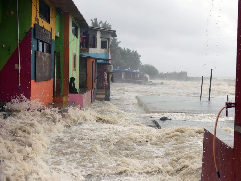 Mumbai hit by heavy rains and floods KPP