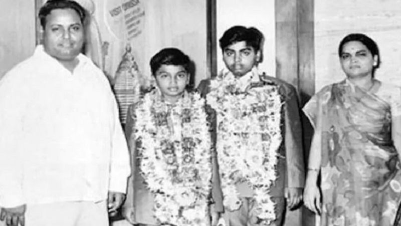 Used to start a new work by the hands of Kokilben, this was love story of Dhirubhai Ambani who built an empire of crores MJA