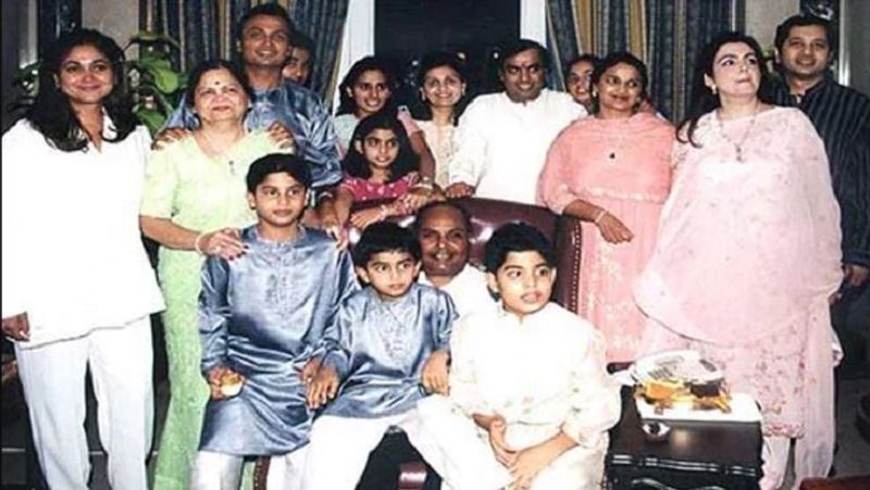 Used to start a new work by the hands of Kokilben, this was love story of Dhirubhai Ambani who built an empire of crores MJA