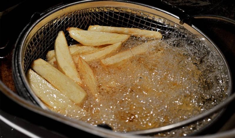 74 year old woman fries chips in machine oil instead of cooking oil dead inhaling poisonous smoke kph