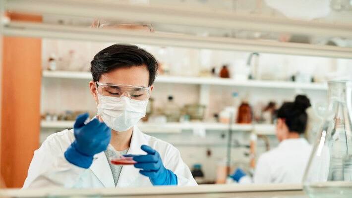 immunise hundreds with coronavirus vaccine says uk scientist bsm immunise hundreds with coronavirus vaccine says uk scientist bsm