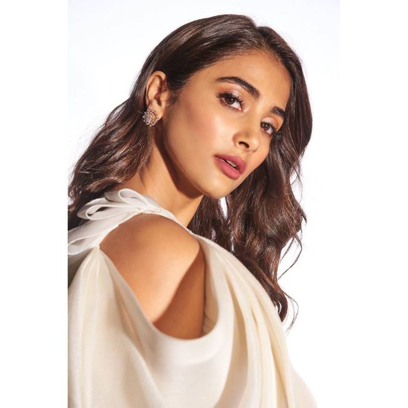 some sizzling pictures of the model turned actress Pooja Hegde