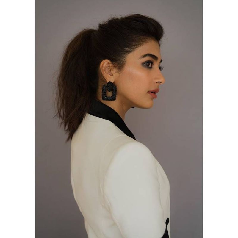 some sizzling pictures of the model turned actress Pooja Hegde