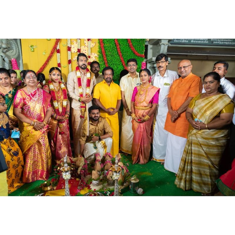 தன்னுடைய திருமண அறிவிப்பை ஏற்கனவே தெரிவித்துள்ள இவர், கொரோனா பிரச்சனை தணிந்த பின், நண்பர்கள் மற்றும் அனைவரையும் அழைத்து வரவேற்பு நடத்த உள்ளதாகவும் தெரிவித்துள்ளார்.