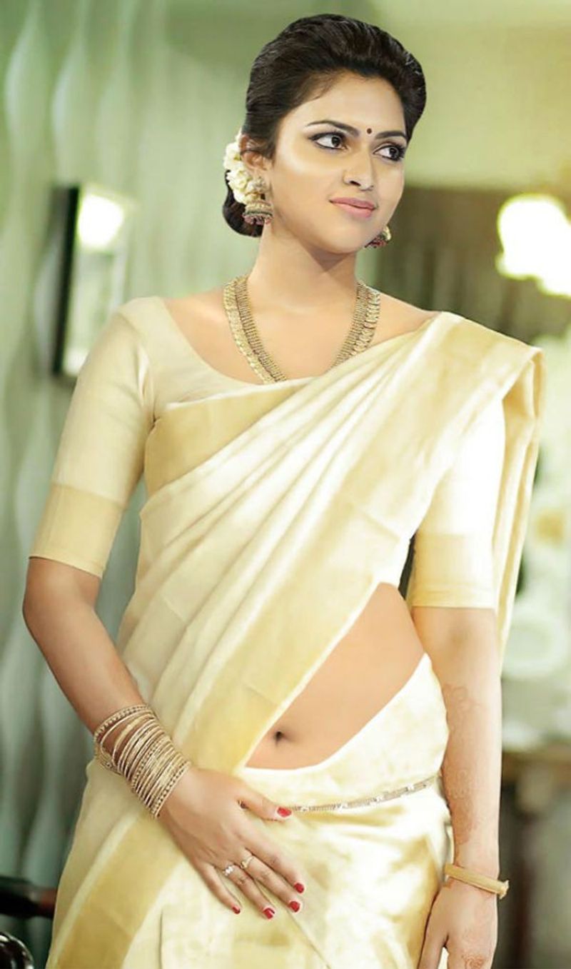 புடவையில் அமலா பால் அழகை வர்ணிக்க வார்த்தை இல்ல