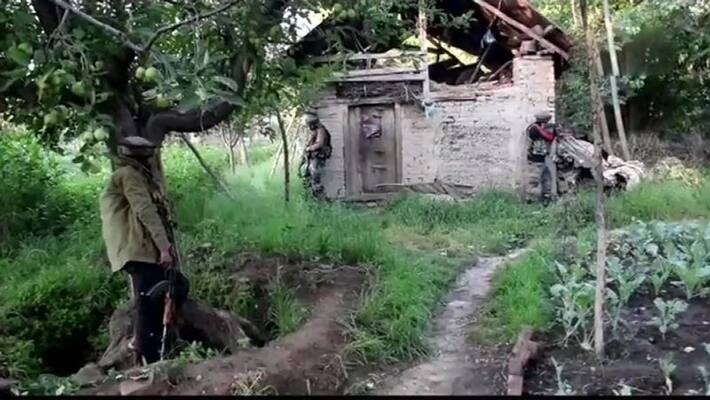 Encounter between militants and army in Pulwama Gosu kpn Encounter between militants and army in Pulwama Gosu kpn