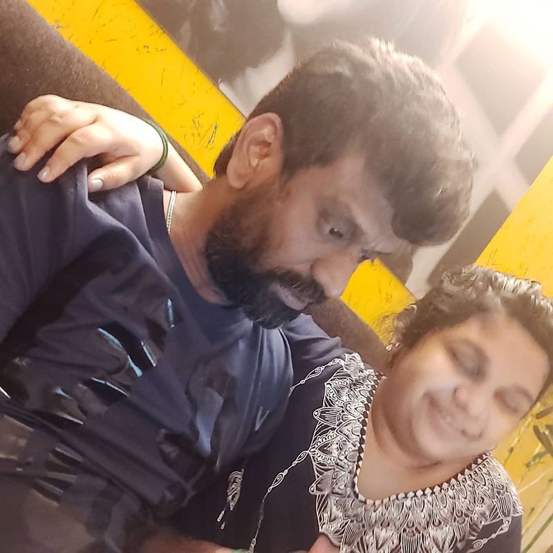 இந்நிலையில் கடந்த மாதம் திடீர் என பீட்டர் பாலுக்கு உடல் நலக்குறைவு ஏற்பட்டு மருத்துவமனையில் அனுமதிக்கப்பட்டு சிகிச்சை பெற்று வீடு திரும்பினார் என்பது நாம் அறிந்தது தான்.