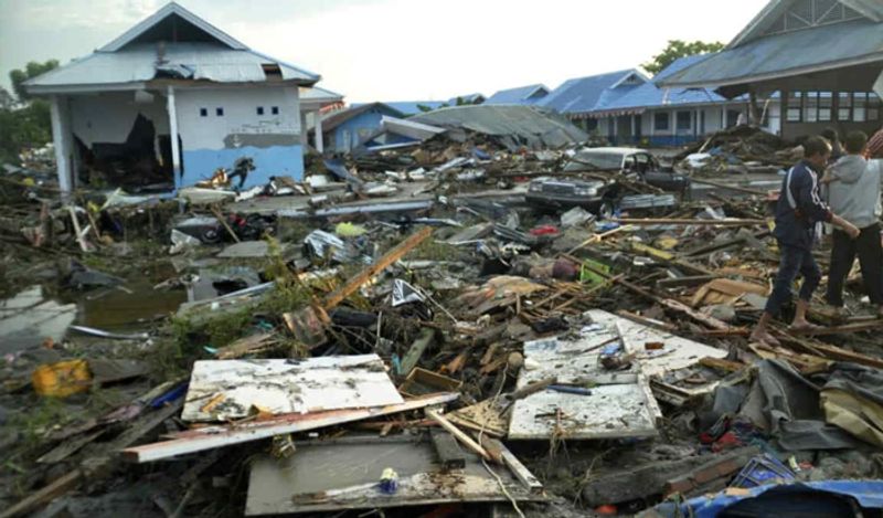 why worlds largest country based on islands indonesia is worst hit by earthquakes kph
