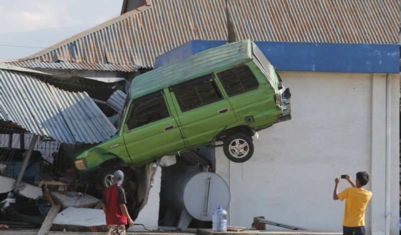 why worlds largest country based on islands indonesia is worst hit by earthquakes kph