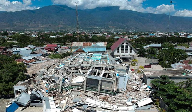 why worlds largest country based on islands indonesia is worst hit by earthquakes kph