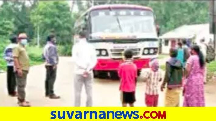 Villagers stop ksrtc bus says no entry for tourists Villagers stop ksrtc bus says no entry for tourists