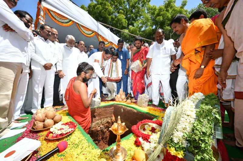 new secretariat bulding foundation programe at telangana in 2019