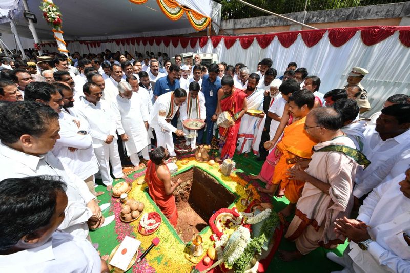 new secretariat bulding foundation programe at telangana in 2019