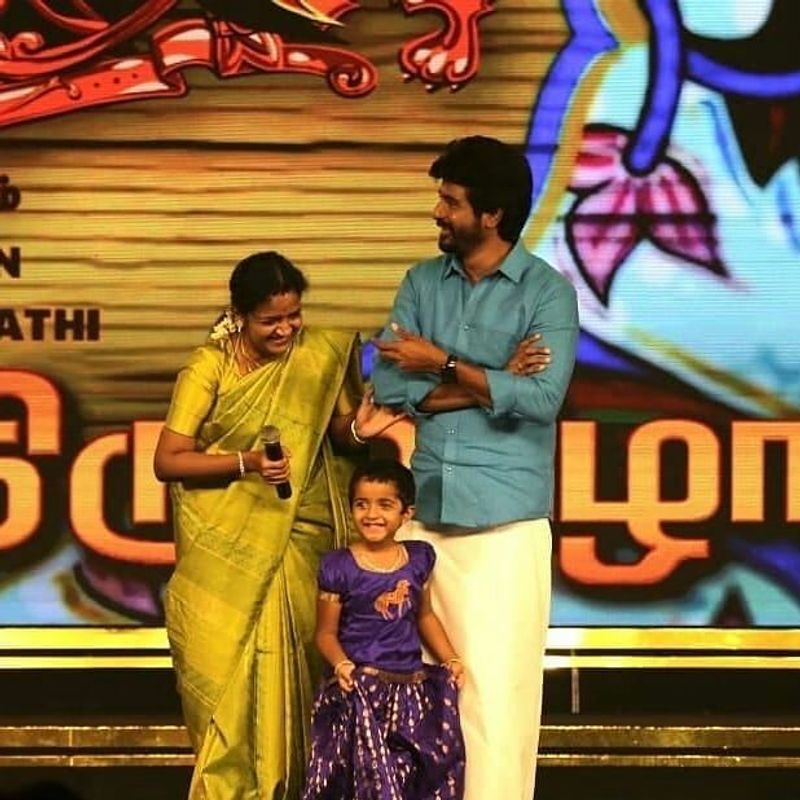 எந்த ஒரு சினிமா பின்புலமும் இல்லாமல் கலக்கப்போவது யாரு என்ற நிகழ்ச்சி மூலம் சின்னத்திரையில் அறிமுகமாகி, தற்போது தமிழ் சினிமாவின் தவிர்க்க முடியாத நடிகர்கள் பட்டியலில் இடம் பிடித்திருக்கிறார் சிவகார்த்திகேயன். 