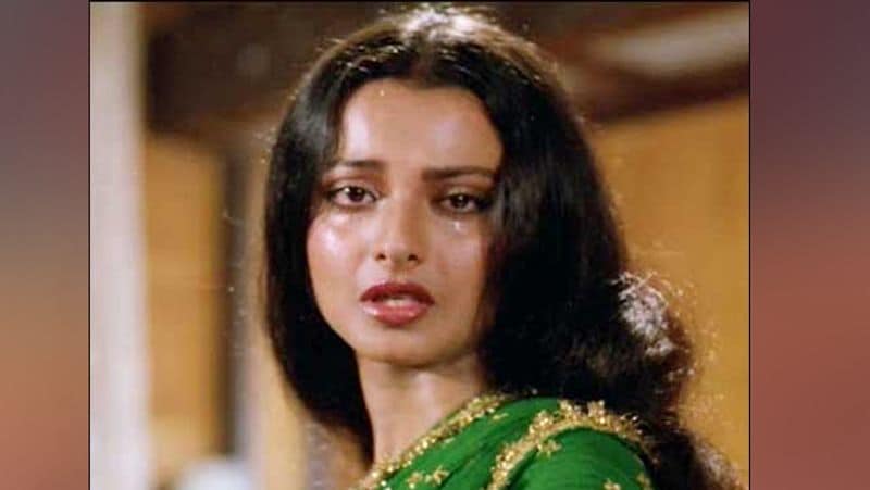  Two, Amitabh realized that his love affair with Rekha is affecting his career and silently made the conscious choice of choosing his career over his love life.