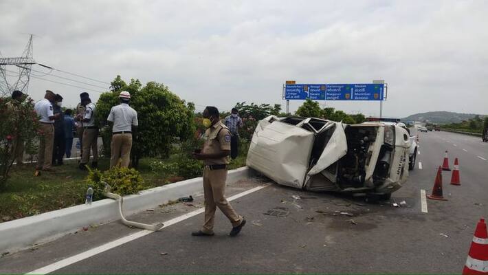 Ap Minister Balineni Srinivasa Reddy convoy meets with accident in Hyderabad Ap Minister Balineni Srinivasa Reddy convoy meets with accident in Hyderabad