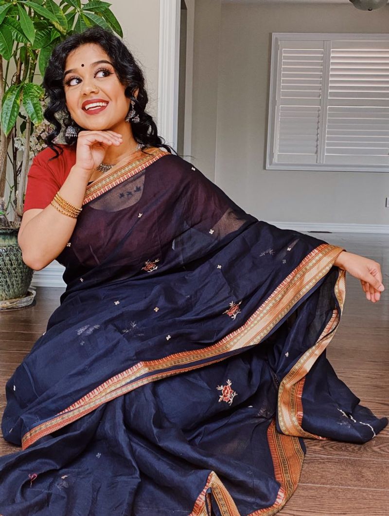 Foreigner women inspired by desi Indian look sareetwitter photos viral