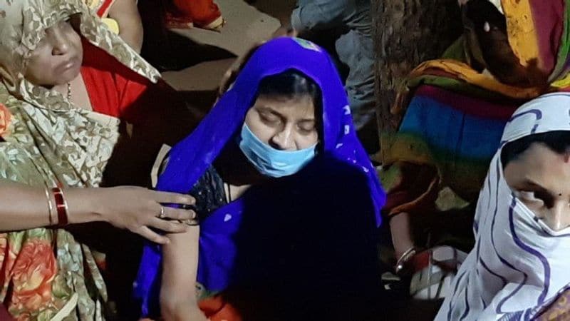 martyr constable wife wants to see Vikas Dubey encounter in front of eyes kpl