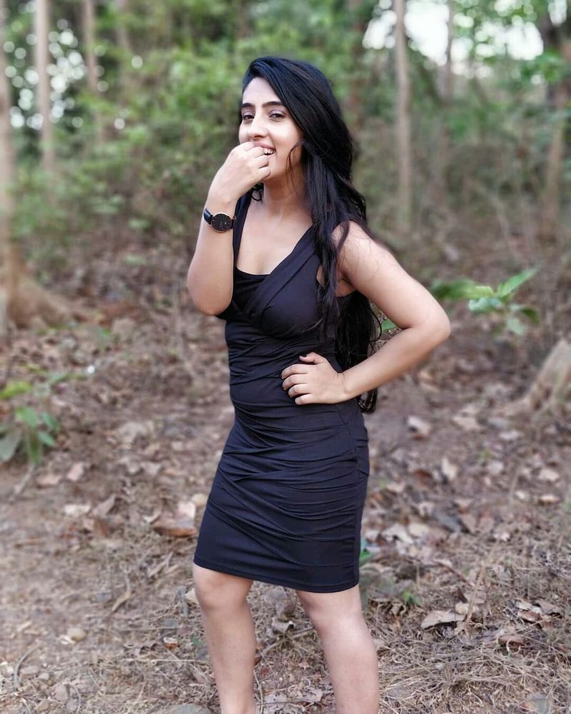 Tik Tok star Sameeksha Sud Facts and profiles 59 Chinese apps banned in India kpn