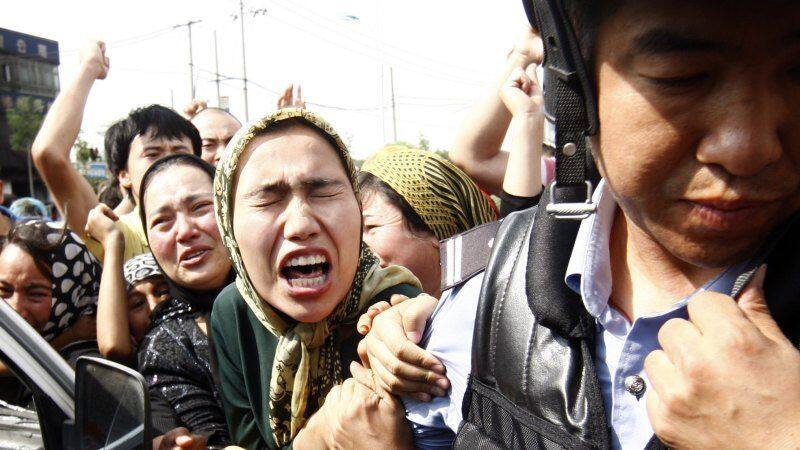china harassing Uighur Muslim ladys in refugee champ