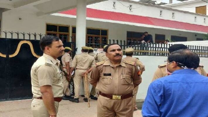 Close aide killed in police encounter, Gangster Vikas Dubey flees again BAL Close aide killed in police encounter, Gangster Vikas Dubey flees again BAL