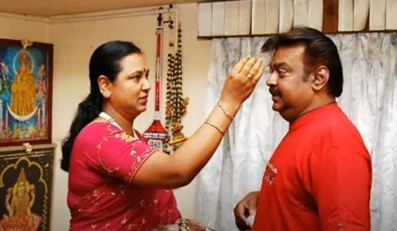 Vijayakanth celebrates his wife premalatha birthday