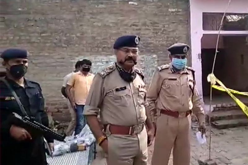 Most Wanted Gangster Vikas dubey wife Richa kept a control room at home Used to watch bloody incidents live on mobile kpl