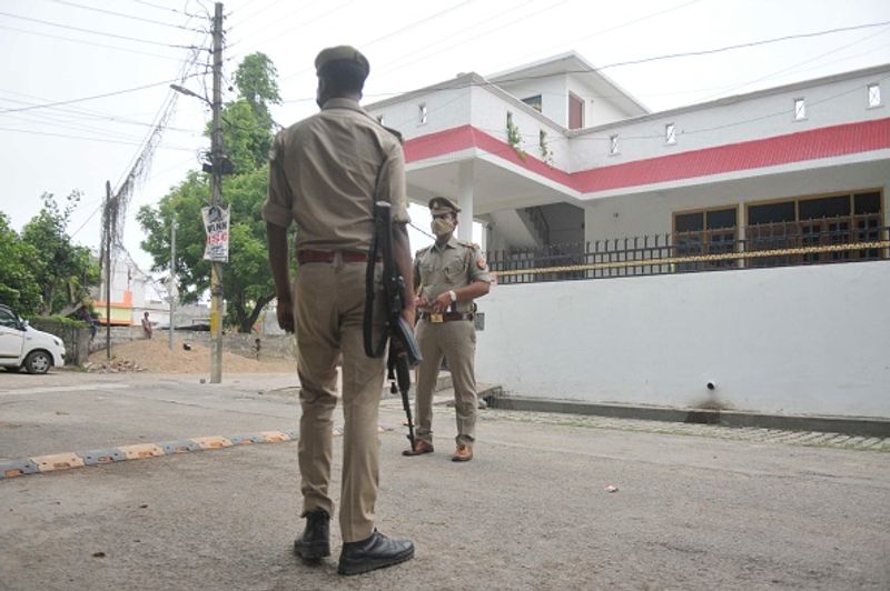 Vikas Dubey ran away in front of police in auto Faridabad kpn