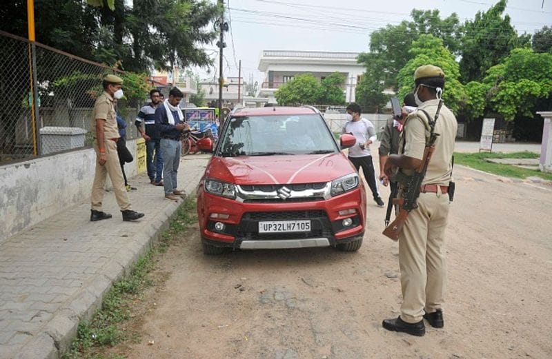Vikas Dubey ran away in front of police in auto Faridabad kpn