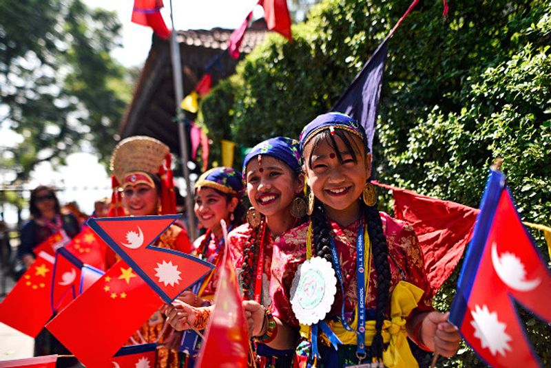 নেপালে চিনের সমালোচনা
নেপালি অভ্যন্তরীণ রাজনীতিতে চিনের এই নাক গলানো নেপালের নাগরিকরা কিন্তু ভালোভাবে নিচ্ছেন না। রাষ্ট্রদূত হিসাবে হউ-এর ভূমিকার তীব্র সমালোচনা শুরু হয়েছে। মনে করা হচ্ছে কেপি শর্মা ওলি-কে ঘুঁটি বানিয়ে পিছন থেকে নেপালের সরকার চালাতে চাইছে চিন।
