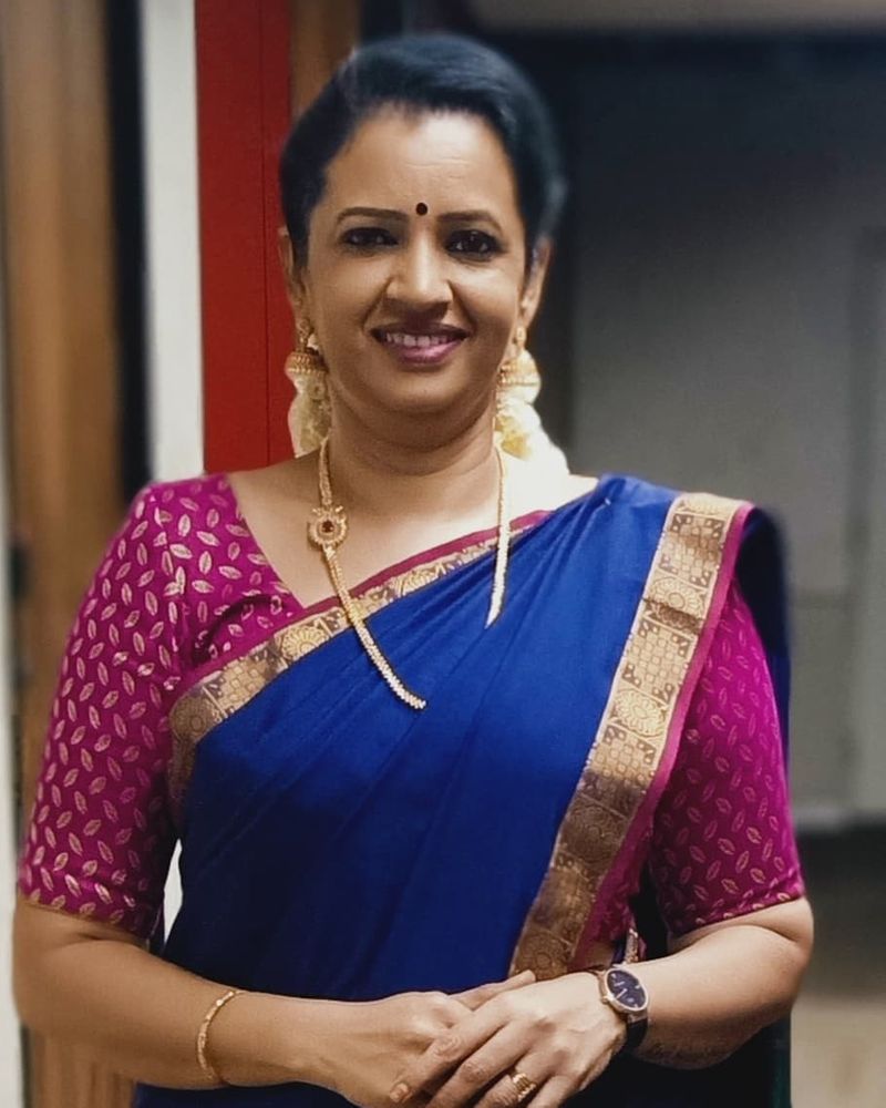 அழகாக இருக்கும் சுஜாதா பாபு 