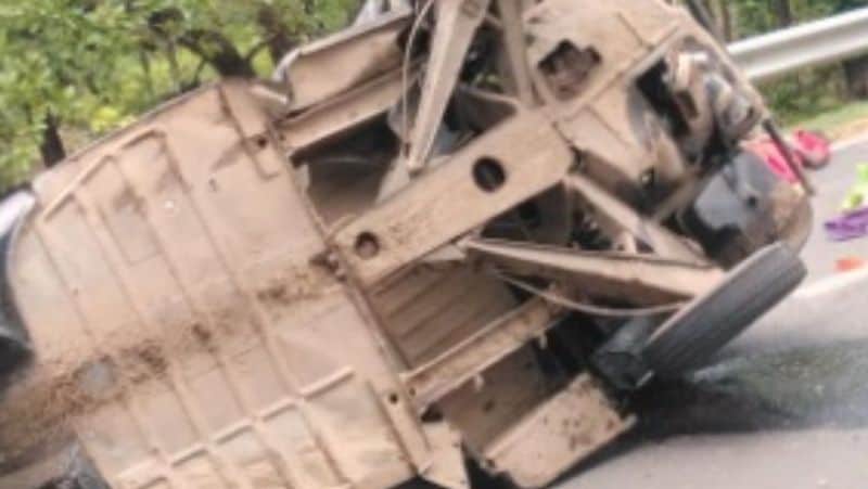 madhya pradesh news 6 people died in road accident katni collision between truck and auto kpr