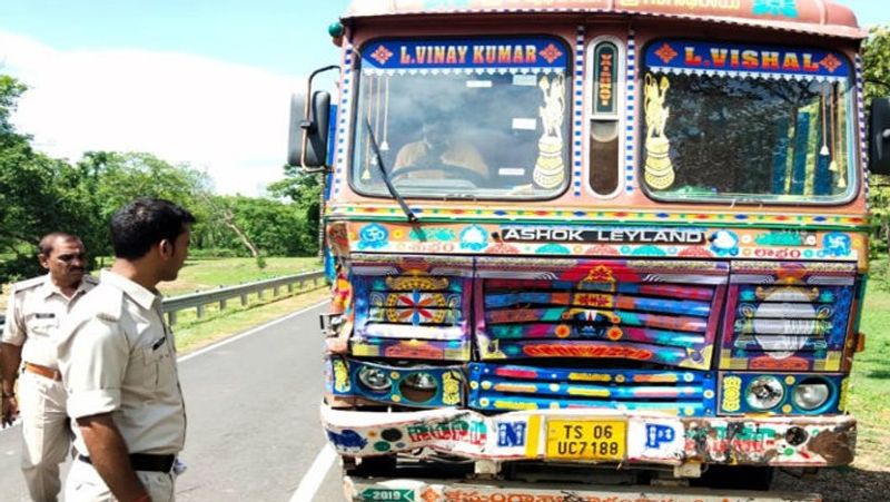 madhya pradesh news 6 people died in road accident katni collision between truck and auto kpr