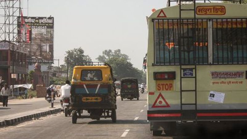 Conductor suspected Corona infected girl traveling in bus Thrown out of a moving bus kpl