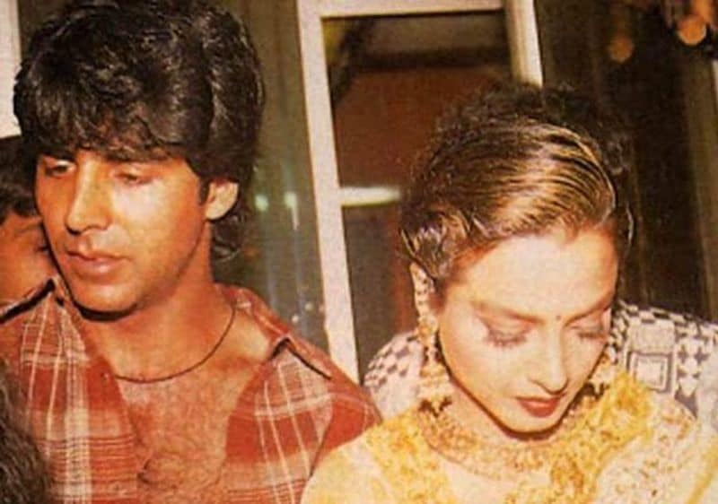 Ultimately, Akshay and Rekha never got into any relationship. However, Akshay's growing proximity to another actress Shilpa Shetty had then started worrying Raveena to a great extent.
