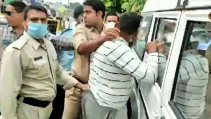Rowdy Vikash Dubey arrested for killing 8 policemen Rowdy Vikash Dubey arrested for killing 8 policemen