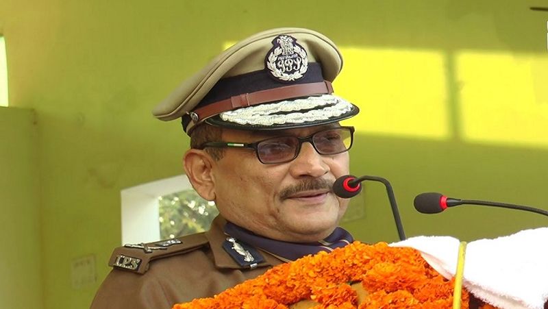 आईपीएस अधिकारी गुप्तेश्वर पांडेय 33 साल की सर्विस पूरी कर चुके हैं। एसपी से लेकर डीआईजी, आईजी और एडीजी बनने तक के सफर में गुप्तेश्वर पांडेय 26 जिलों में काम कर चुके हैं। 