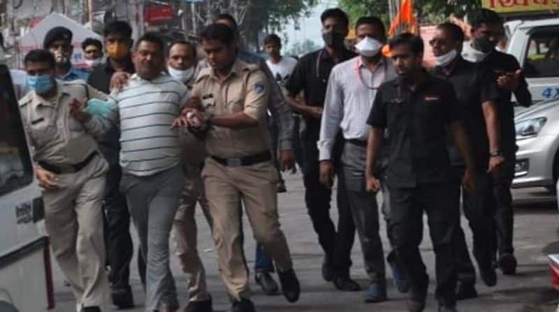 Vikas Dubey accused of killing 8 policemen in Kanpur arrested