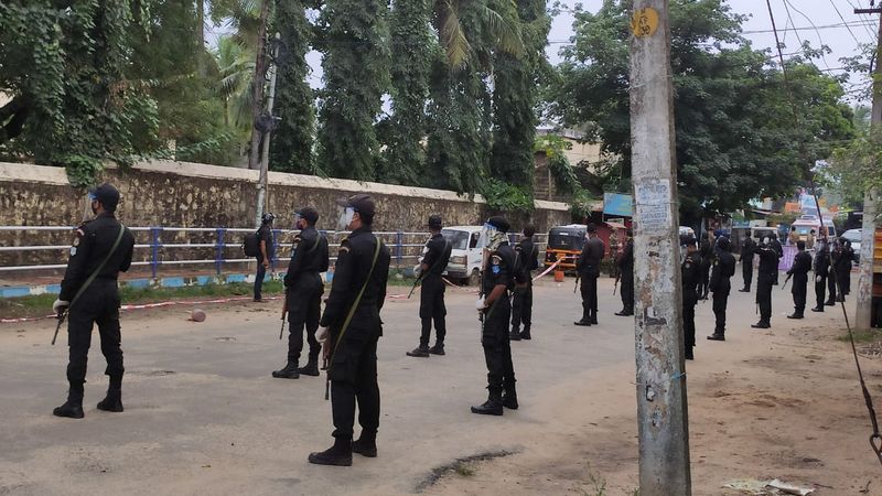 covid19 Triple lock in Thiruvananthapuram and commando team at Poonthura