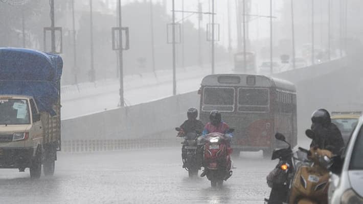 Heavy to very heavy rainfall likely in Mumbai Thane on July 15 IMD Heavy to very heavy rainfall likely in Mumbai Thane on July 15 IMD